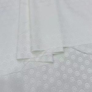 厂家供应低价天鹅绒提花柔软100% 压花涤纶面料带logo