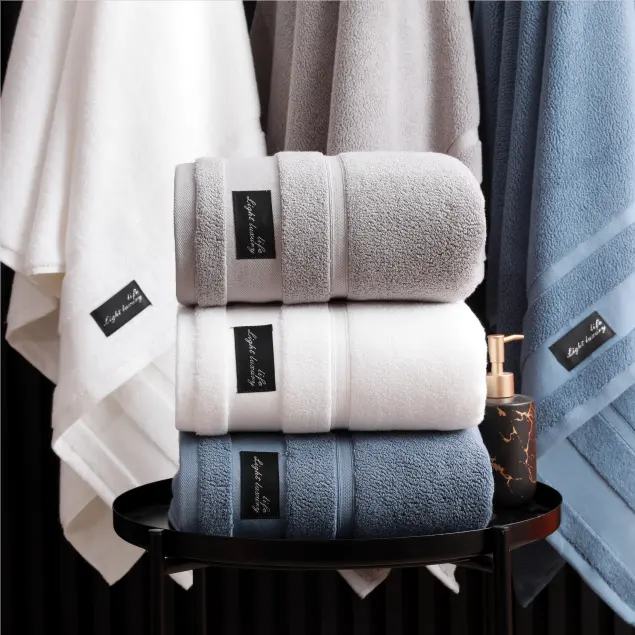 Set di asciugamani da bagno di lusso personalizzati Set di asciugamani da bagno in spugna spessa di grandi dimensioni asciugamani da bagno in cotone 100% per tessuti per la casa dell'hotel