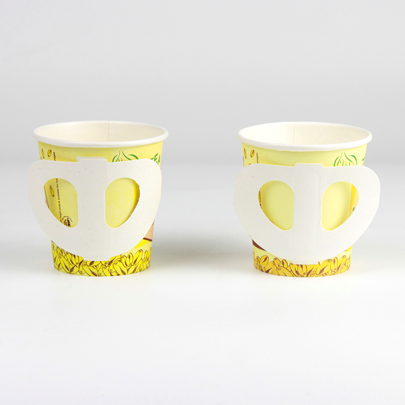 Gobelet en papier papillon imprimé jaune