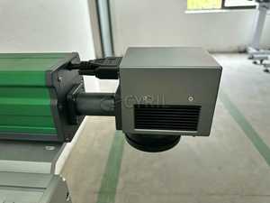 La codificatrice Laser in fibra è adatta per la codifica ad alta velocità di materiali metallici come chip elettronici e ricambi Auto. - Product Image 5