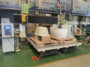 Tonsing 3 husillo con centro de mecanizado CNC ATC 5 Axis para corte y perforación de respaldo de silla de madera contrachapada - Product Image 4