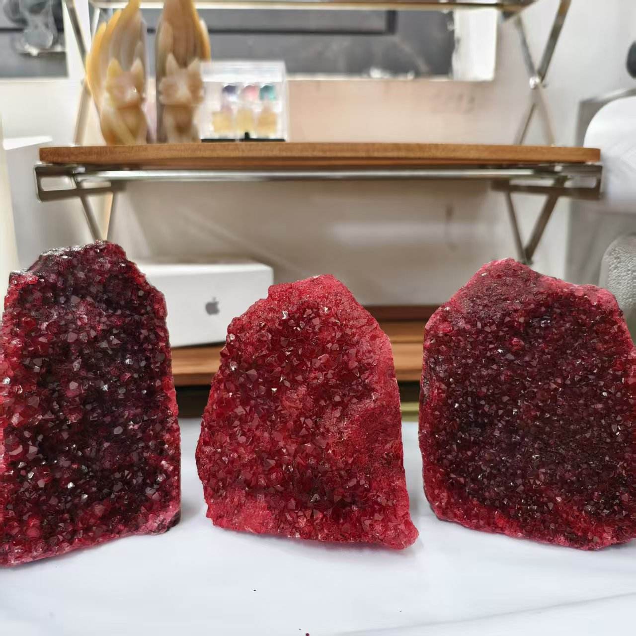 กลุ่มผลึกสีแดง