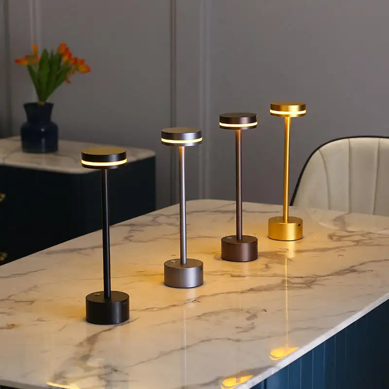 Hot Sale Touch Control Decoratief Restaurant Oplaadbare Metalen Led Tafellamp Home Decor Naast Lampes De Table