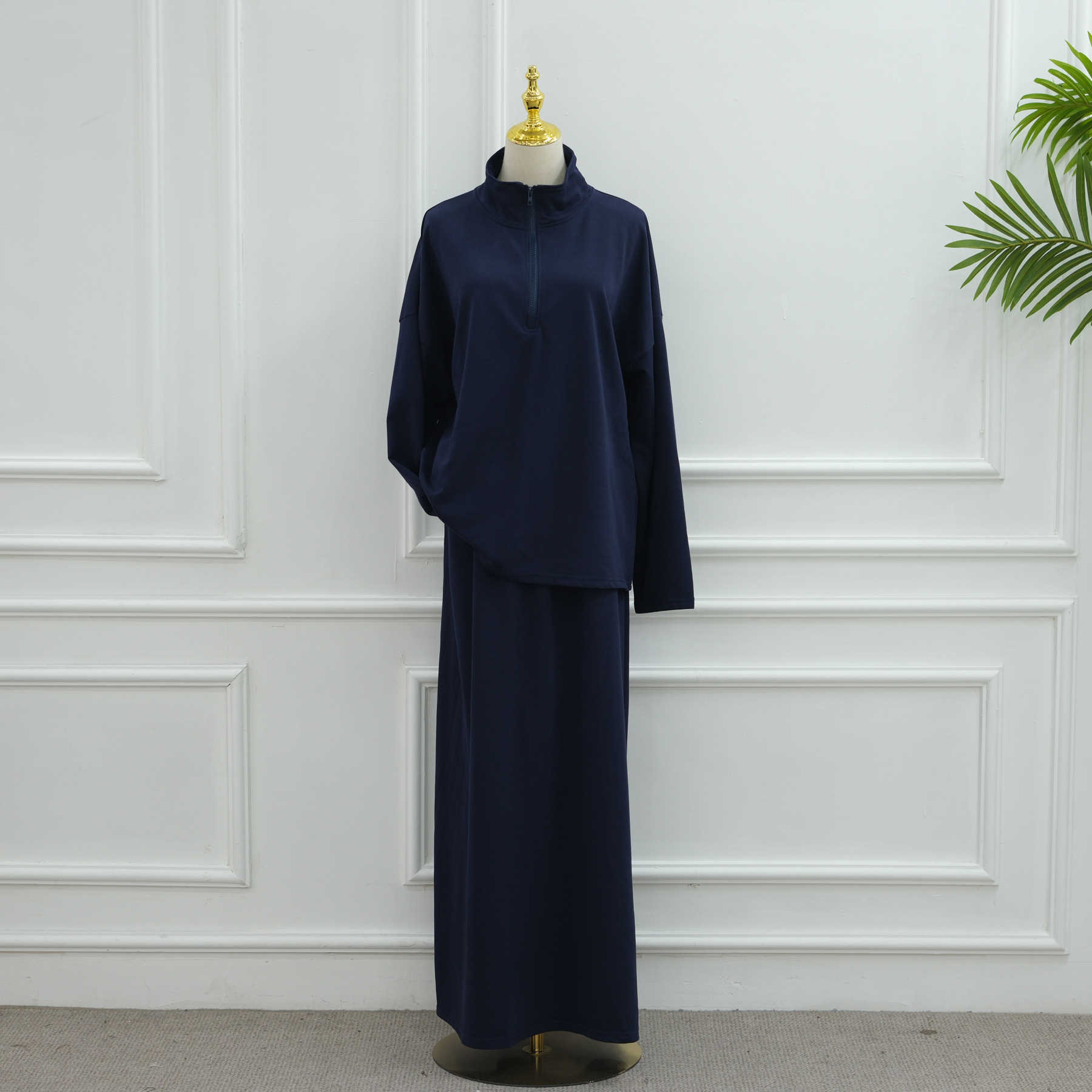 traje azul marino