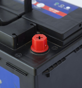 12V 70AH DIN70免维护汽车电池高CCA厂家直销价格有竞争力