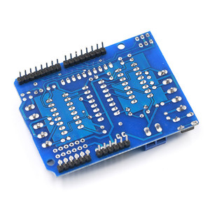 La scheda di espansione dell'azionamento del motore dello scudo di controllo del motore L293D è adatta per carrelli arduino