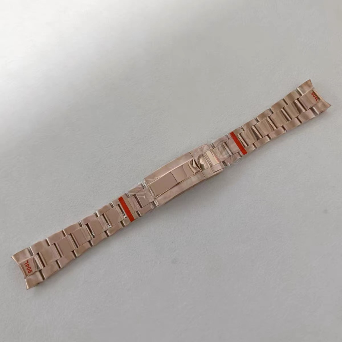 Correa pulida mediana en tono rosa de 39 mm