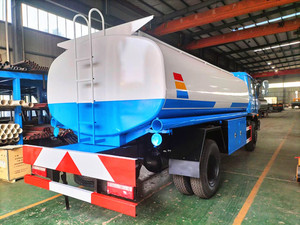 DONGFENG 4X 2 yağ tankı kamyonu <span class=keywords><strong>Euro</strong></span> 3 160HP tank kapasitesi 8000L yakıt araç yakıt deposu satılık