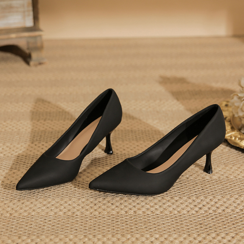 Black / heel 6cm