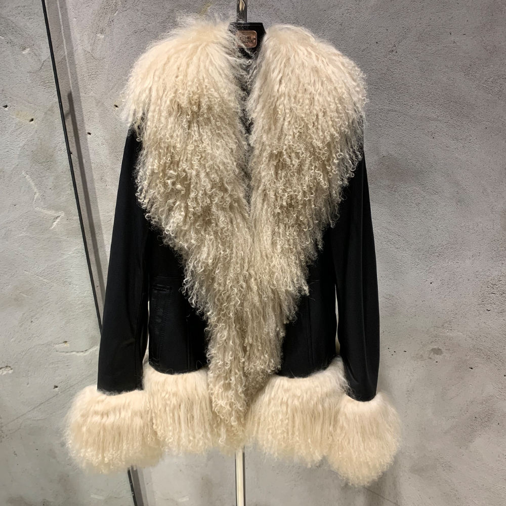Black smooth+beige fur