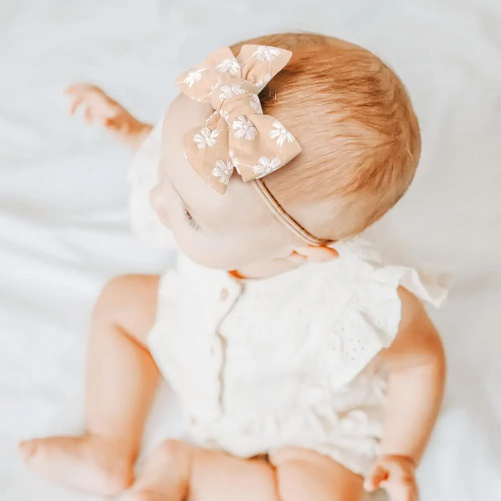 Accessoires de cheveux de bébé mignons faits à la main Bandeaux à nœuds 12 paquets de nœuds de cheveux en nylon extensibles pour nouveau-nés nourrissons