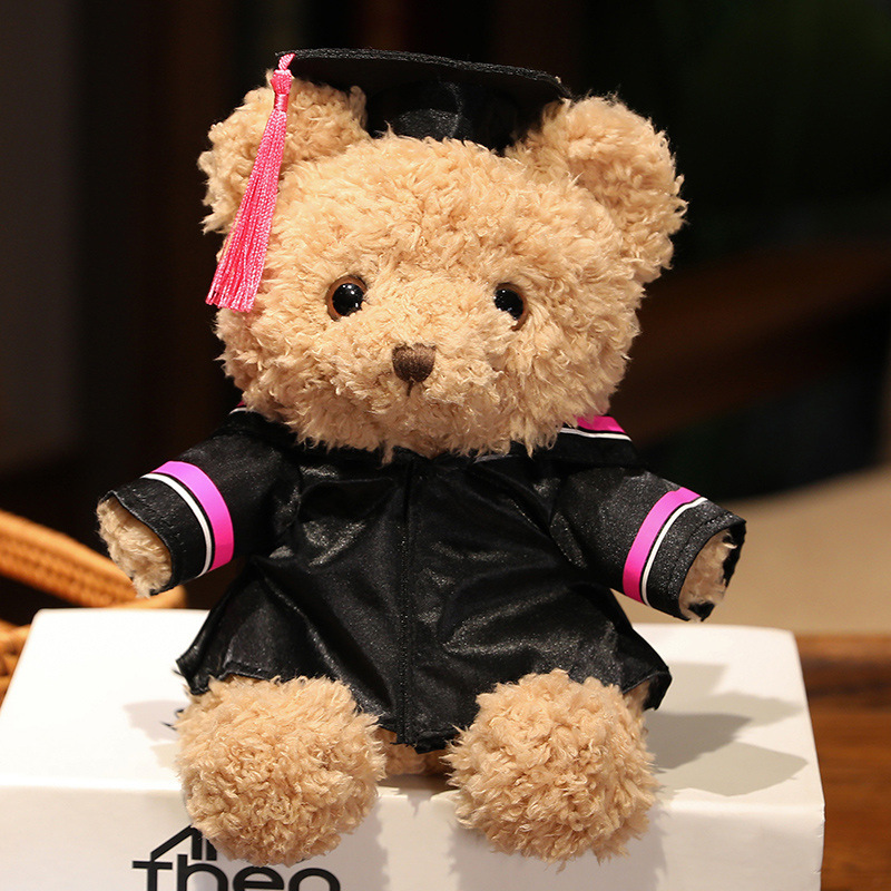 Toga doctoral rojo rosado