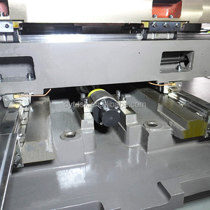 China Multi-Funciones Ai Centro de mecanizado sin programación Serie TDV1580 Piezas de metal personalizadas Fresadora Mecanizado CNC - Product Image 3