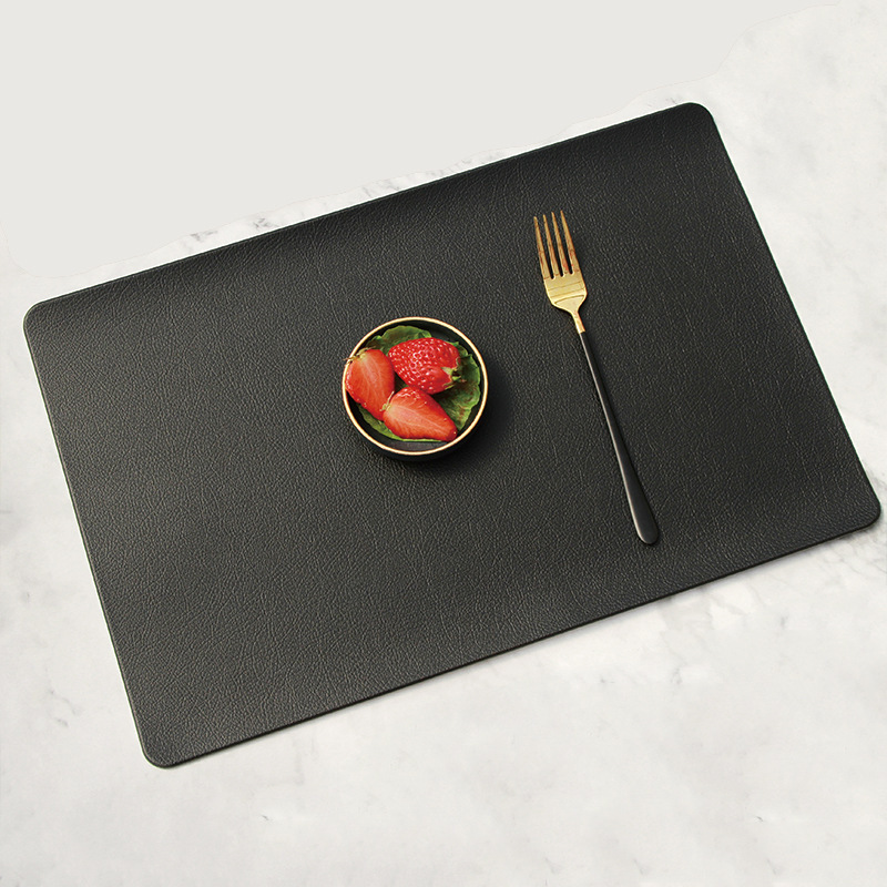 Rectangle en simili cuir noir avec bord pressé