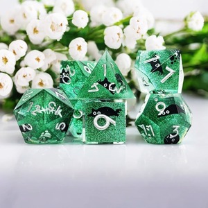 Bất Thường Di Chuyển D20 Sáng Rồng Mèo Nhựa Xúc Xắc Hai Lương-Mặt Với Lõi Chất Lỏng Biểu Tượng Tùy Chỉnh Dnd Thiết Lập Cho Dungeons Rồng - Product Image 6