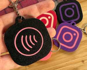 Promosyon özel 3d Pvc kauçuk silikon Rfid anahtar zincirleri NFC Logo anahtarlık 3D baskılı sosyal medya Instagram Keyname dokunun kart - Product Image 6