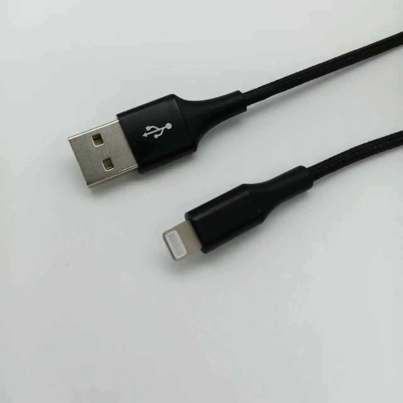 OEM ODM personnalisé 1.5m 1m câble de téléphone charge rapide chargeur de téléphone portable câble de données pour iphone Type C câble Micro USB