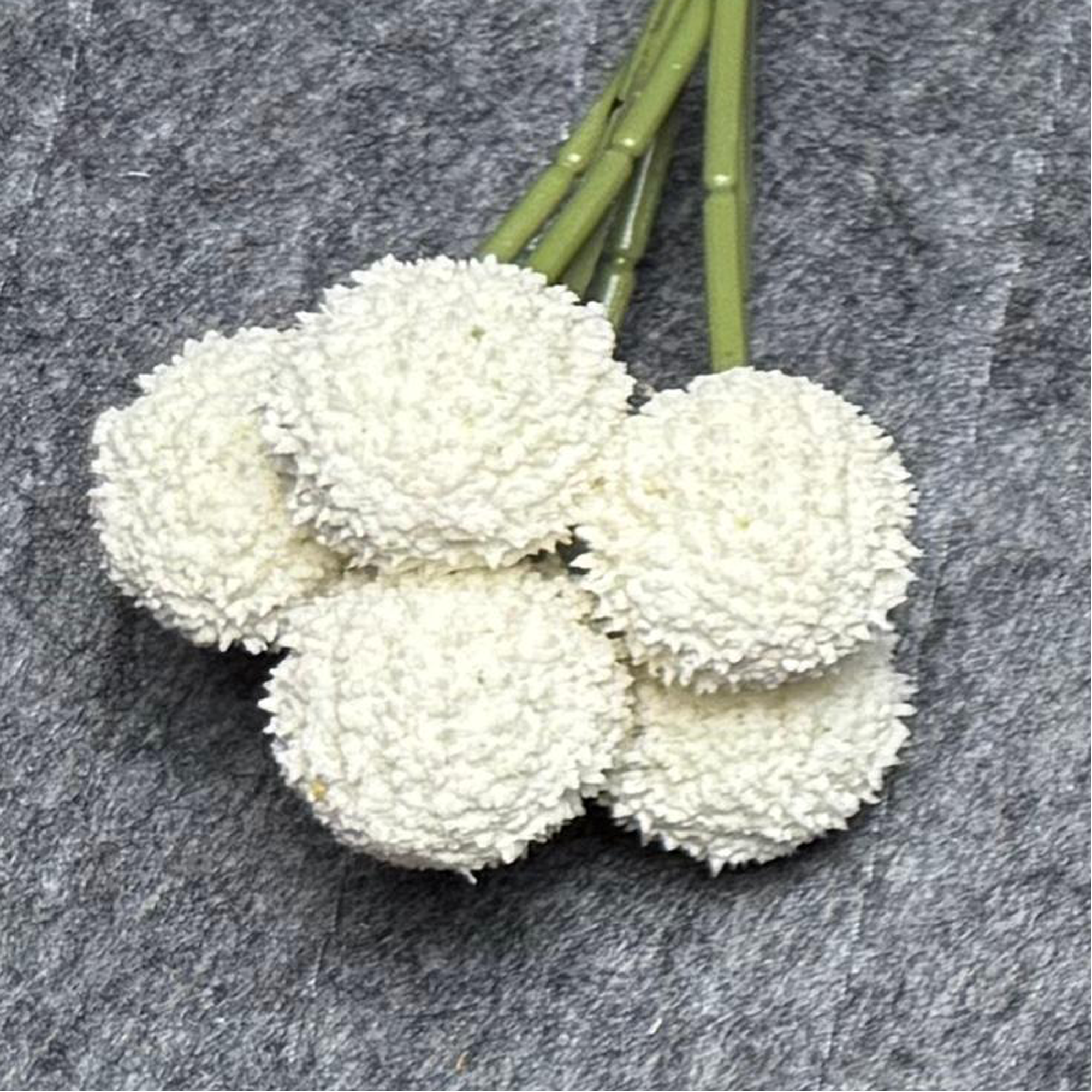 7 Stems 7 heads 62cm White