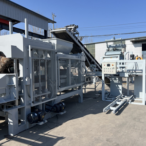 Línea de producción de bloques totalmente automática con sistema de curado/máquina de fabricación de bloques Elevadores/vibración hidráulica, 1 unidad - Product Image 1