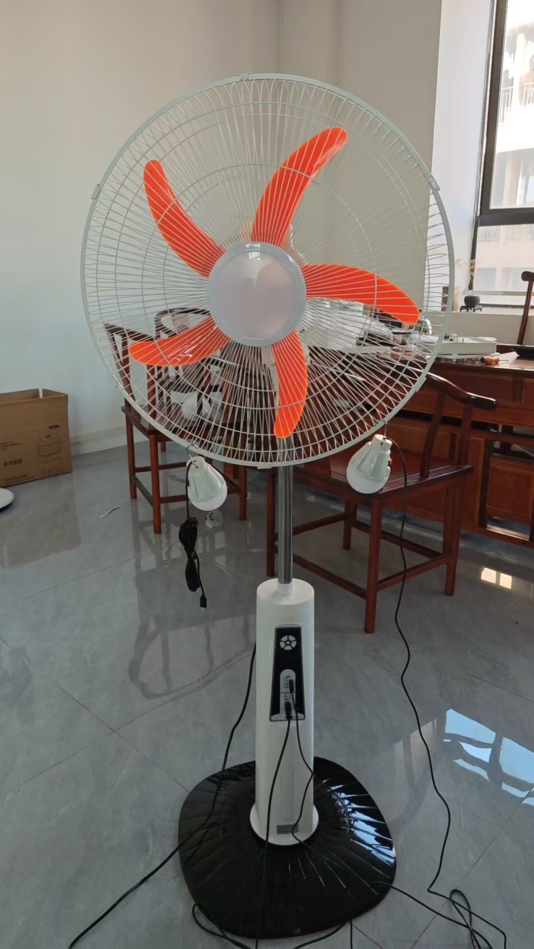 Ventilateur solaire 16 pouces - Ampoule orange