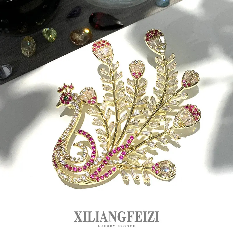 XILIANGFEIZI Victoria Luxury Peacock Brooch 2024 New Fashion Designer Dress Pin Decoration