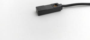 Sensor de proximidad cuadrado pequeño 10*10mm S10 Sensor de metal inductivo rectangular Distancia de detección Sensor de proximidad de bajo costo de 4mm - Product Image 5