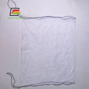 شبكة أكياس من البولي إيثيلين عالي الكثافة (HDPE) أحادية الخيط خضراء اللون مقاس 80×100 سم لحماية نخيل التمر مع أربطة سحب سوداء/صفراء - Product Image 3