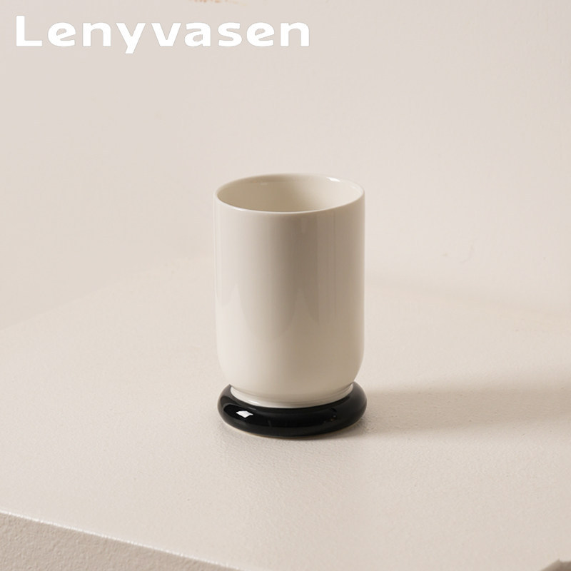 Ring mouthwash cup-black and white