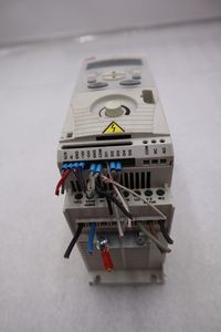 Nuovo ACS150-01E-02A4-2 pronto originale. 5 Controller di programmazione PLC per l'automazione industriale del magazzino - Product Image 2