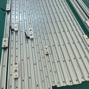 Carril de guía lineal de servicio pesado personalizado de fábrica Carril de guía lineal Carril lineal de perfil de aluminio externo - Product Image 1
