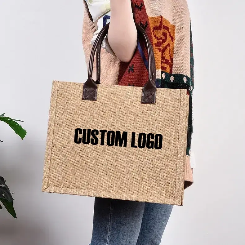 Sac fourre-tout en jute laminé imperméable et durable avec logo personnalisé de haute qualité sac de plage et de shopping avec poignée en PU