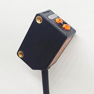 HUAYIFENG 300mm DC12~24V anti-interference PNP NO/NC infrared light <strong>diffuse</strong> <strong>reflection</strong> square photoelectric <strong>sensor</strong> IP64 - Product Image 4