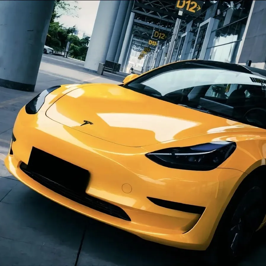Eropa super gloss mobil film pembungkus metalik kuning cat logam warna vinil dengan lapisan pelindung hewan peliharaan