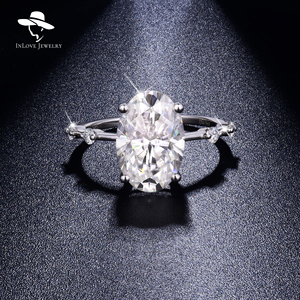 Basit moda güzel takı 4.5 <span class=keywords><strong>Karat</strong></span> 8*12mm Moissanite S925 gümüş 18K altın yüzük kadınlar için fabrika toptan