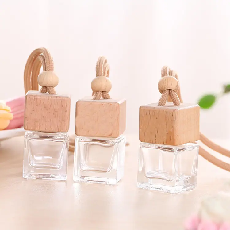 卸売ホット販売8 ml芳香剤香水ディフューザー空の透明フロストカーハンギング香水瓶木製キャップ付き