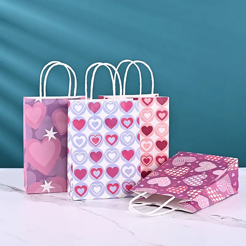 Goedkope Custom Cadeau Handwerk Winkelen Papieren Zak Romantiek Zorgzaam Hart Papieren Zakken Met Handvat Voor Bruiloft Verjaardag Kleding Valentijn