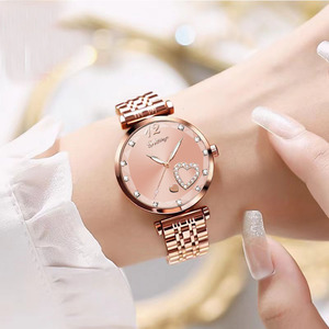 2024 New Fashion Love Pattern Damen uhr Einfache multifunktion ale runde Stahlst reifen uhr Quarzuhr Geschenk nicht mechanisch