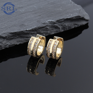 Altın pirinç Huggie küpe ile çift sıra zirkon taşlar günlük lüks Trendy toptan moda takı için dikişsiz çemberler - Product Image 1