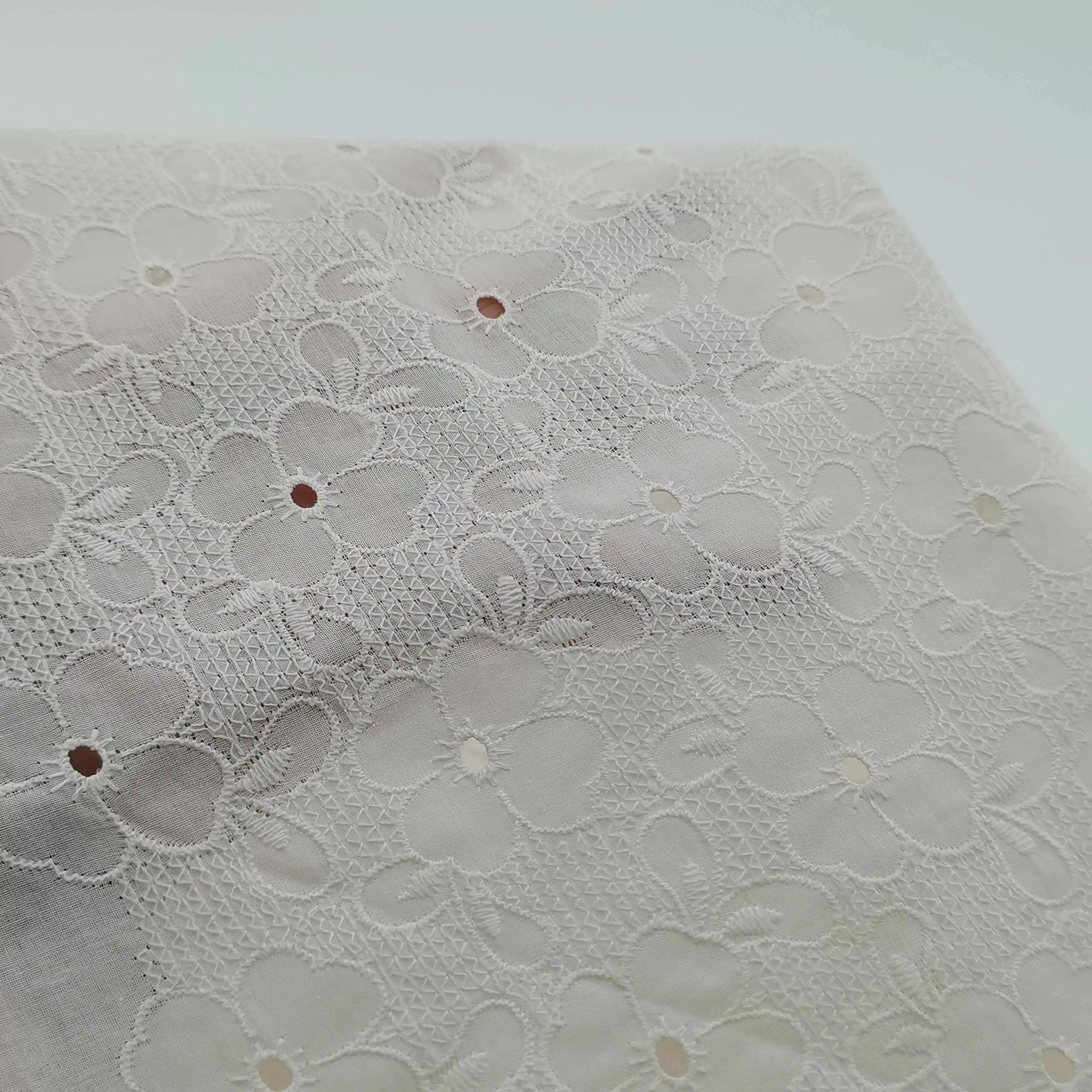Moquan, оптовая продажа, 100% хлопчатобумажная петелька, вышитая ткань для платья с индивидуальным дизайном
