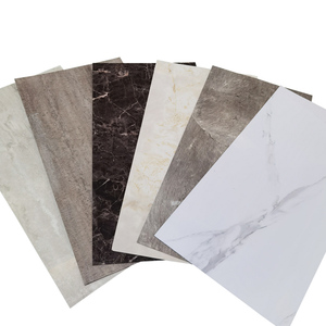 Yağ geçirmez Peel ve sopa 30*30cm 30*60cm aşınmaya dayanıklı SXP PVC vinil kendinden yapışkanlı mermer desen zemini