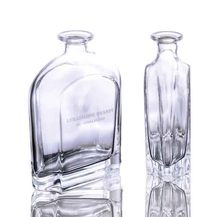 Precio barato 375ml 500ml 750ml 1000ml botellas de vidrio de licor únicas con tapón