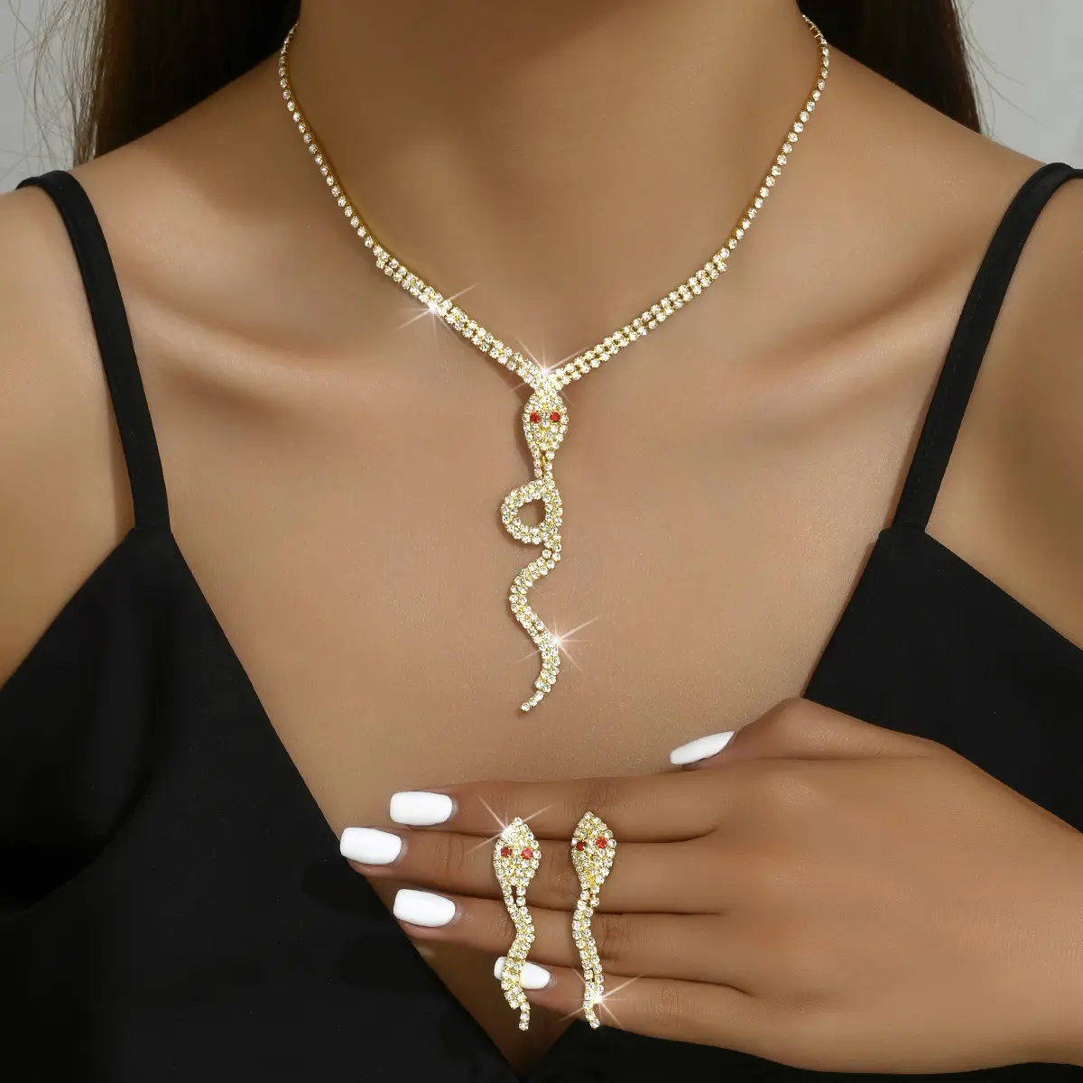 2 pz/set di alta qualità set di gioielli di design di rame testa di serpente di diamanti collane di cristallo di lusso moda orecchino d'oro gioielli