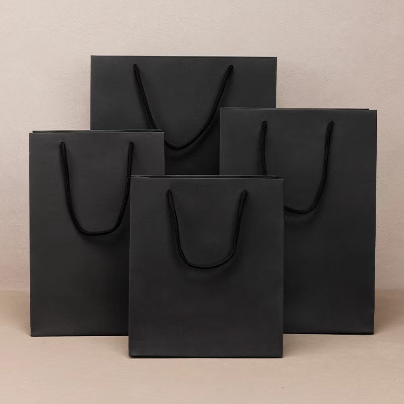 Borsa regalo in cartoncino nero