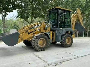Minicargadora de Segunda Mano Maquinaria de Construcción 680 Unidades A LA Venta Capaz de Manejar Cargas de 2,2 Toneladas y Grandes Profundidades de Excavación - Product Image 5