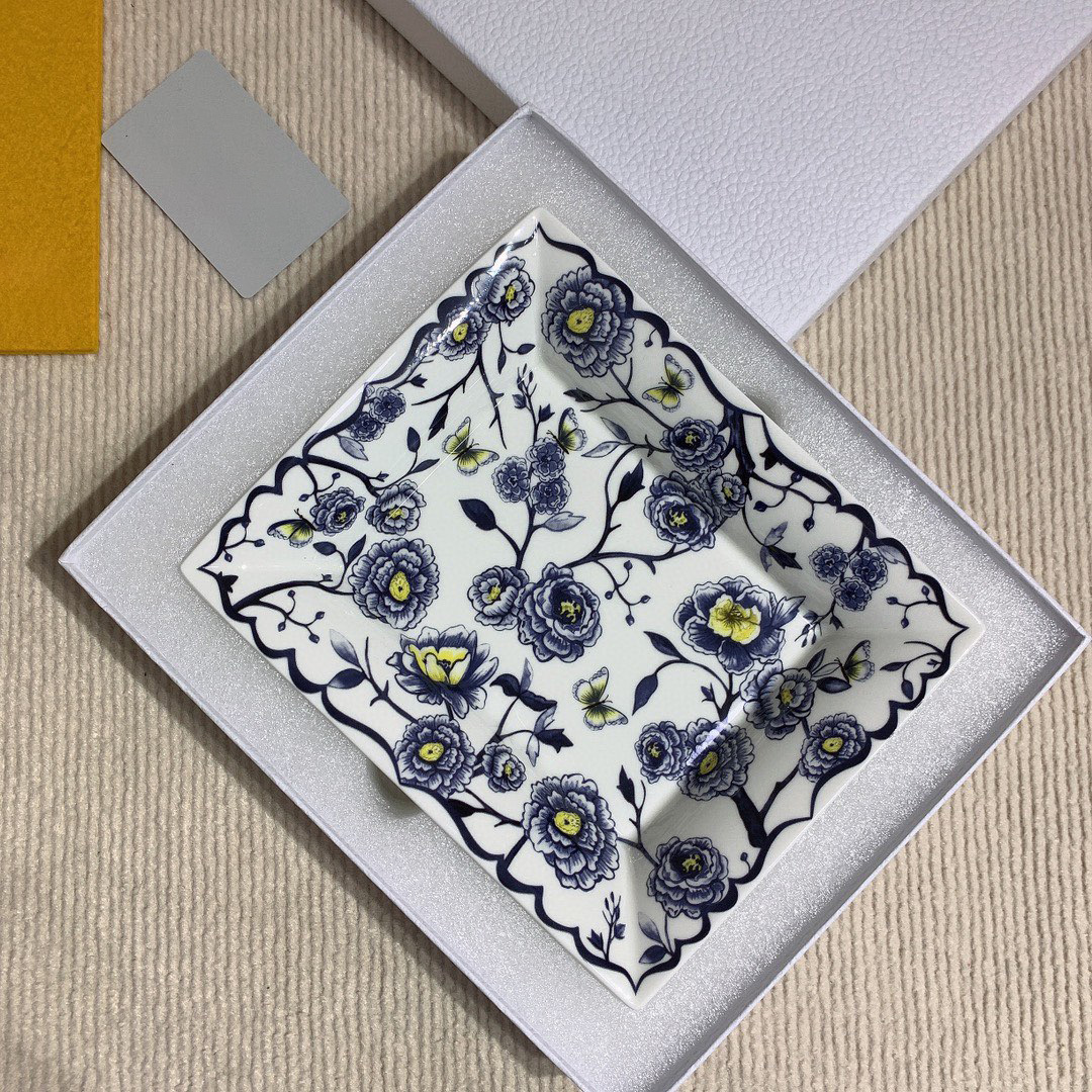 storage tray