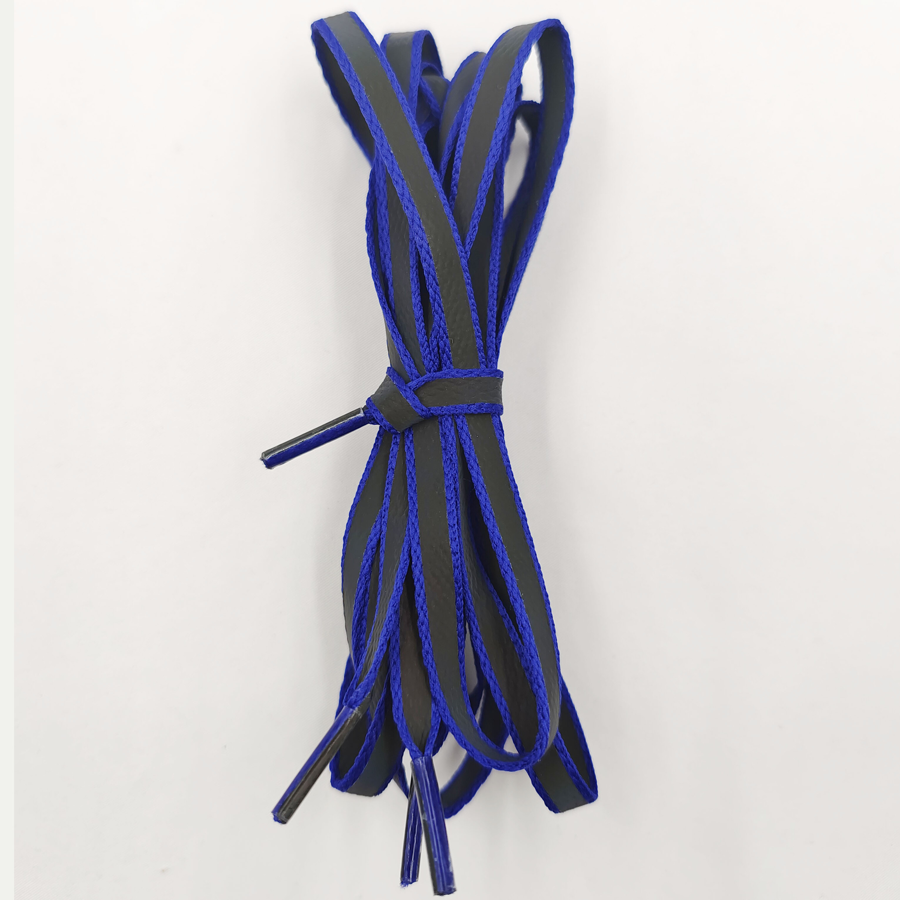 azul oscuro