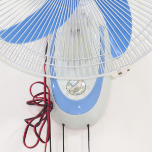 阁楼太阳能通风交流/<span class=keywords><strong>DC</strong></span>壁式风扇热卖12V/220V 12 Ce OEM 13天花板家用空气冷却风扇16英寸3级