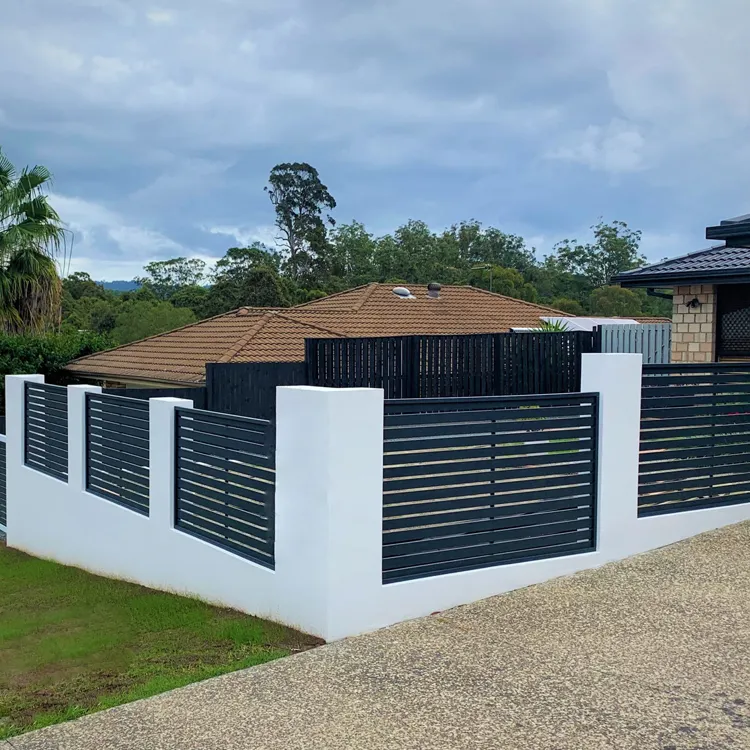 Alüminyum çit siyah yatay alüminyum panjur bahçe Metal çit çıtası paneller Post alüminyum çit panelleri açık