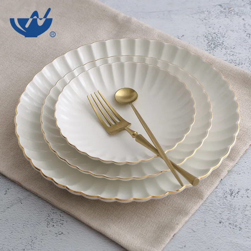 8 Inci Desain Unik Set Peralatan Makan Porselen Piring Nordik Piring Keramik Pelek Emas Putih untuk Pernikahan