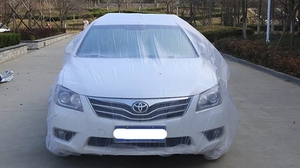 Çok fonksiyonlu araba kılıfı s garaj koruma su geçirmez güneş koruma Anti UV tek kullanımlık PE araba kılıfı araba vücut çalışması